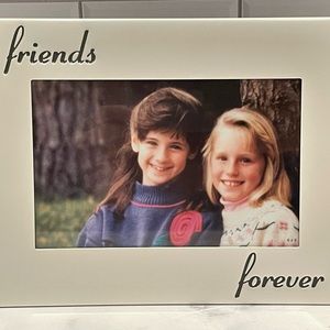 “Friends Forever” 4x6 Frame